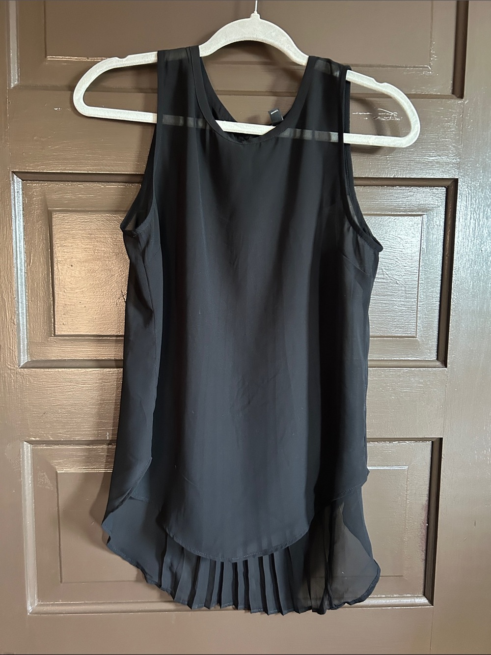 Banana Republic Black Sleeveless Chiffon Pleated-Back Camisole